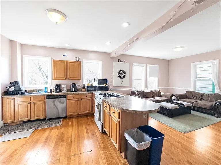 32 Fisher Ave #2 — Photo 6
