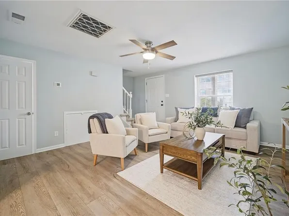 1056 Still Harbor Cir, Chesapeake, VA 23320