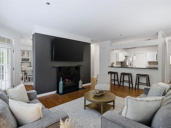 2nd image of 227 Edinburgh Ct