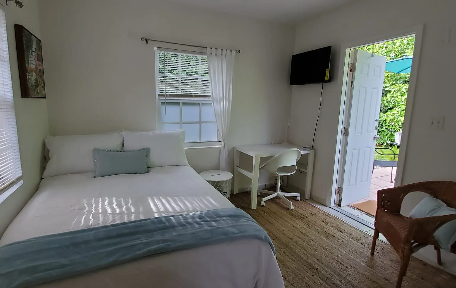 Studio, 400 sqft, $1,875 — Photo 4