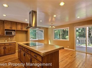 16915 SE 43rd St, Bellevue, WA 98006