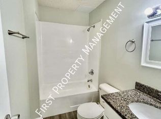504 Woodcreek Dr E #4, Rossville, GA 30741