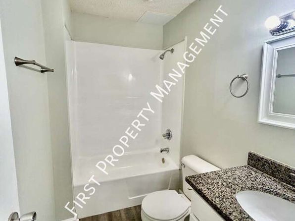 504 Woodcreek Dr E #4