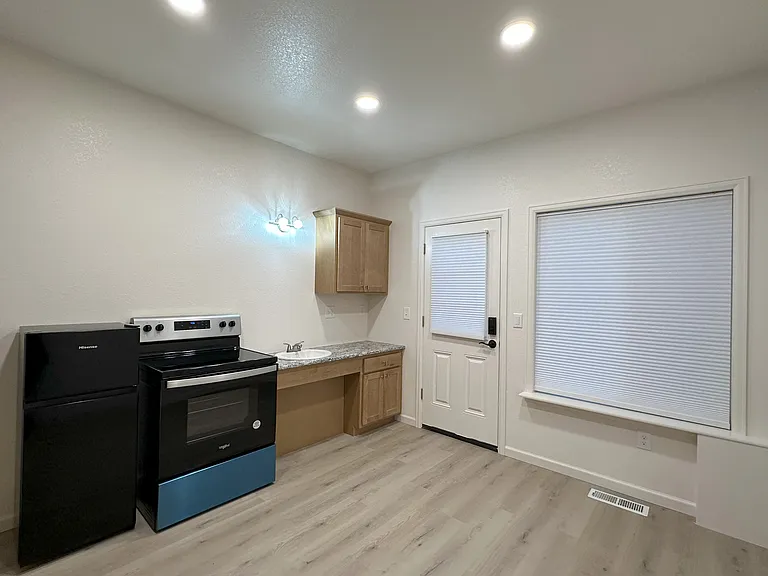 1744 Mariposa Rd #B1 — Photo 9