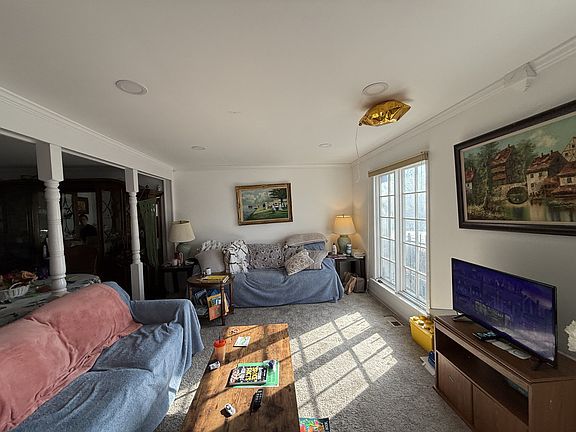5th image of 3026 Highland Ave
