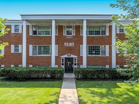 2nd image of 418 N 1st St APT 5