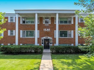 418 N 1st St APT 12, Dekalb, IL 60115