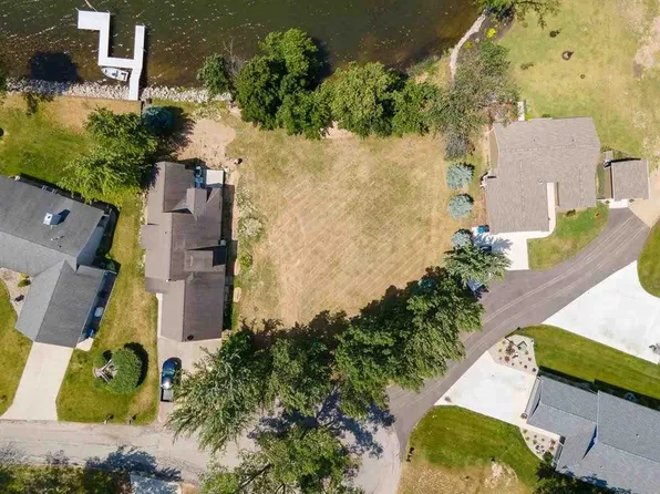 Lakeview Ct, Beaverton, MI 48612