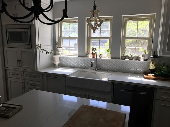 4th image of 905 Pine Valley Dr