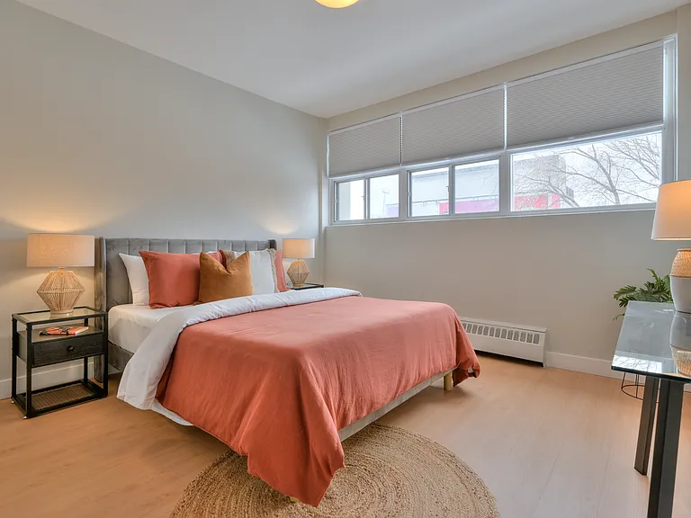 1161 Wellington St W — Photo 11