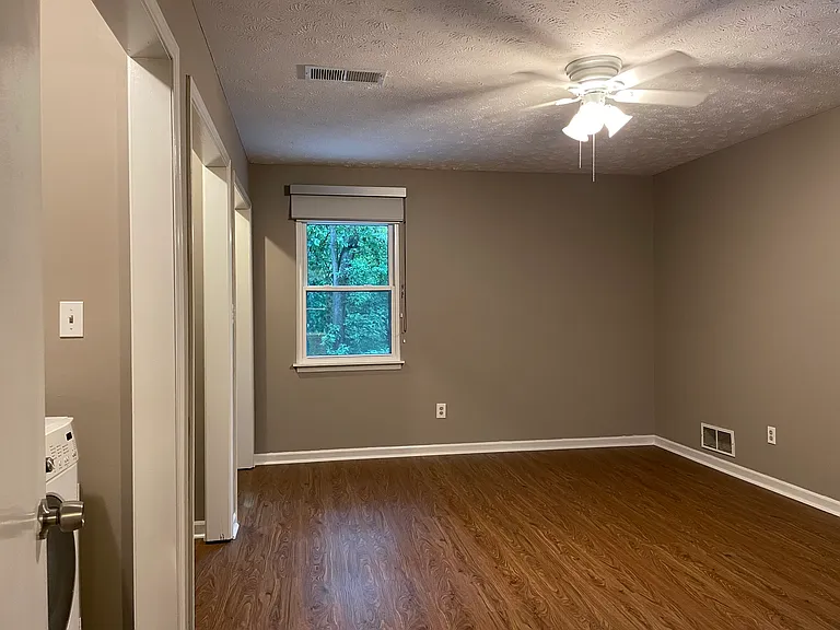 1340 Willivee Dr — Photo 7
