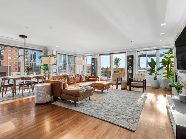 1560 Blake St APT 706, Denver, CO 80202