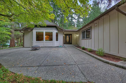303 Point Fosdick Pl NW Photo 1