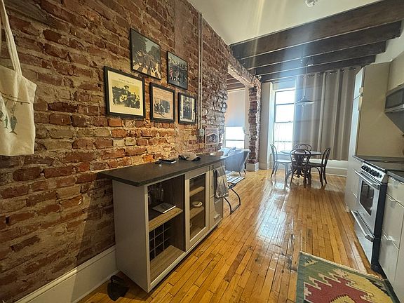 2nd image of 505 Union Ave