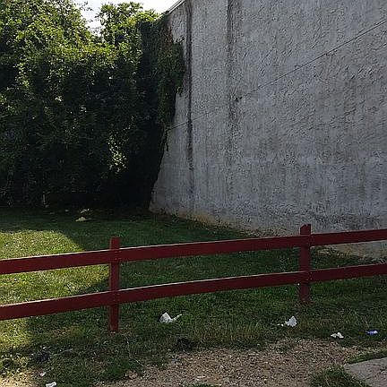 3rd image of 1226 W Somerset St