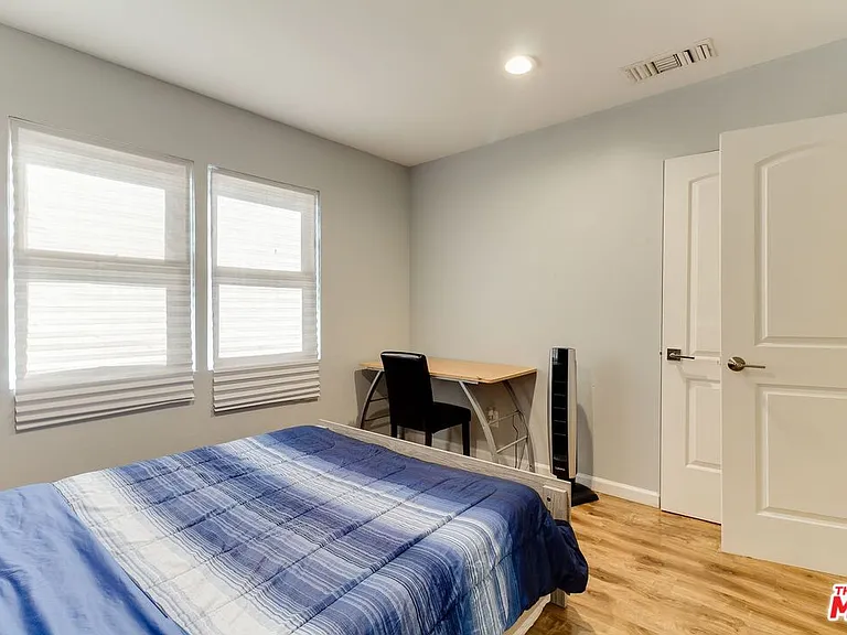 7858 Jamieson Ave — Photo 26