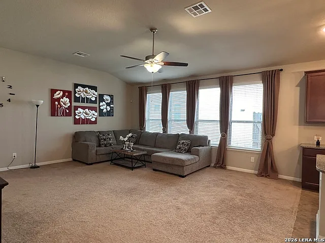 4 bed, 3.0 bath, 2506 sqft, $2,600 — Photo 4