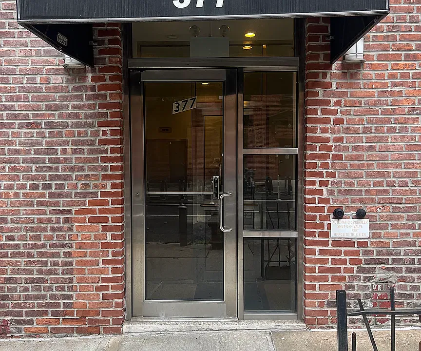 377 14th St #PENTHOUSE
