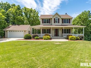 1042 Woodland Knolls Rd, Metamora, IL 61548