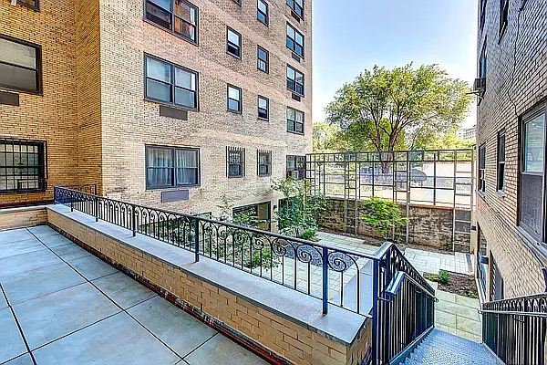 Rented by Compass | media 7