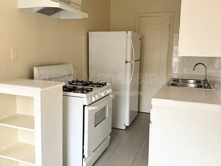 1154 S Normandie Ave #203 — Photo 3