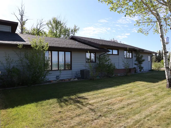 203 Choteau Ave, Valier, MT 59486