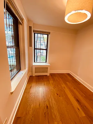 Rented by Metropolis Real Estate of Manhattan | media 30