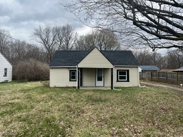 1678 Dewberry Rd, Columbus, OH 43207