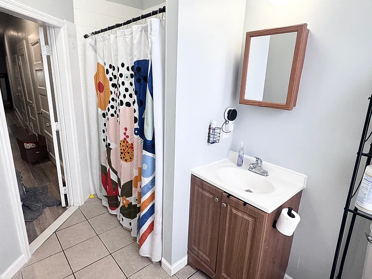 16 E Washington Ave #1 — Photo 10