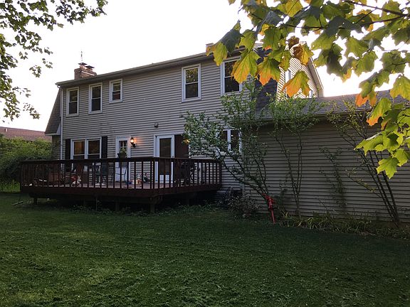 3rd image of 817 Overlook Dr