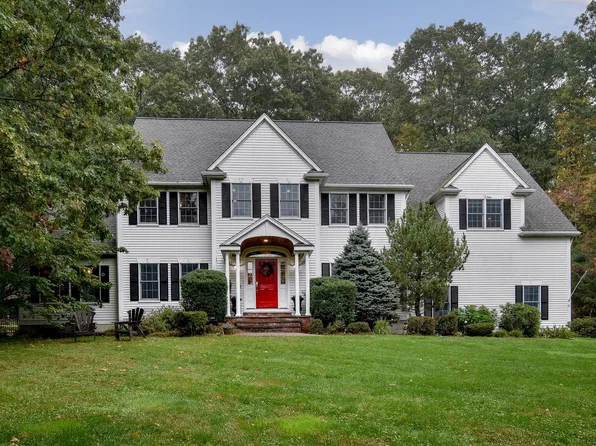 35 Johnson Dr, Holliston, MA 01746