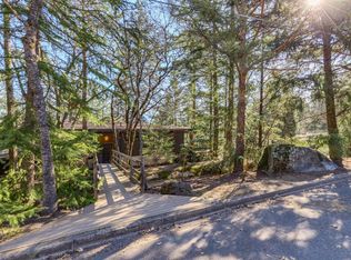 1313 Woodland Dr, Ashland, OR 97520