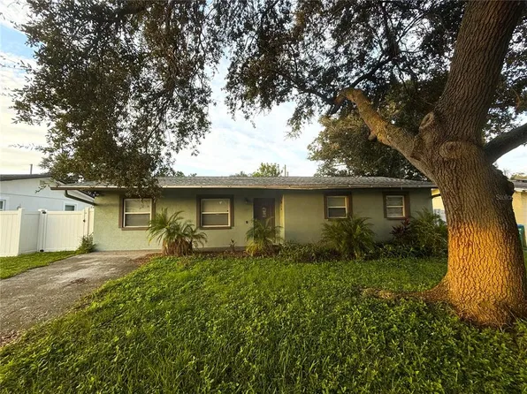 11083 Valencia Ave, Seminole, FL 33772