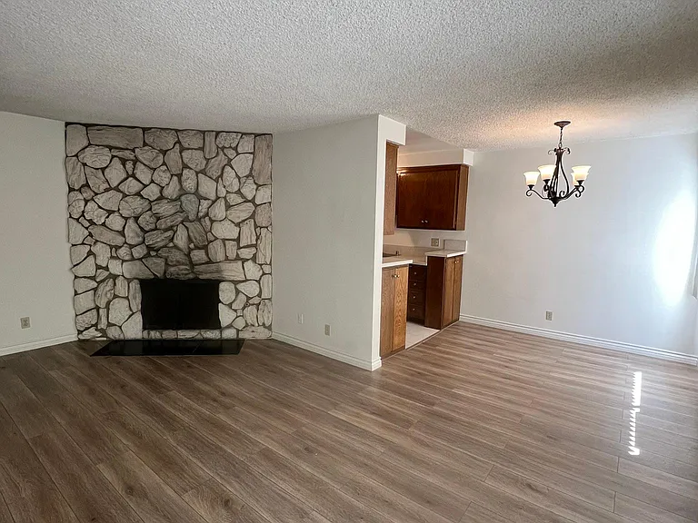 1275 Barry Ave #3 — Photo 7