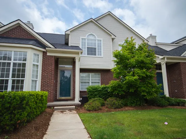 23201 Alexa Dr, Walled Lake, MI 48390