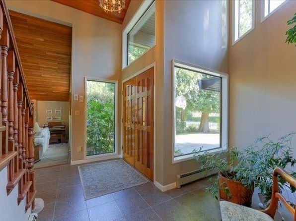 4 bedroom rental in Delta — photo 2