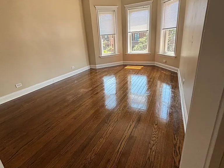 702 E 50th Pl #302 — Photo 9