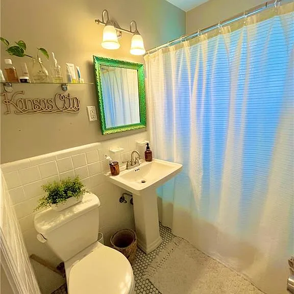 5635 Roe Blvd — Photo 13