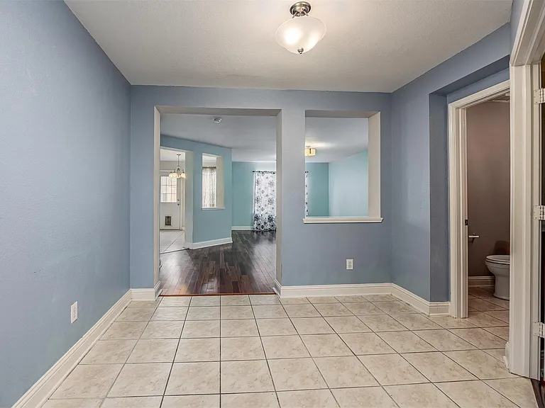 7911 Forest Stone St — Photo 4