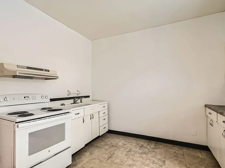 707 Grand Ave — Photo 9