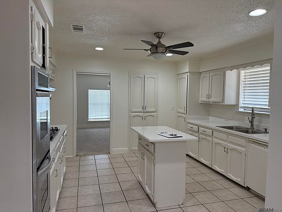 4th image of 12424 Parkmeadow Ave