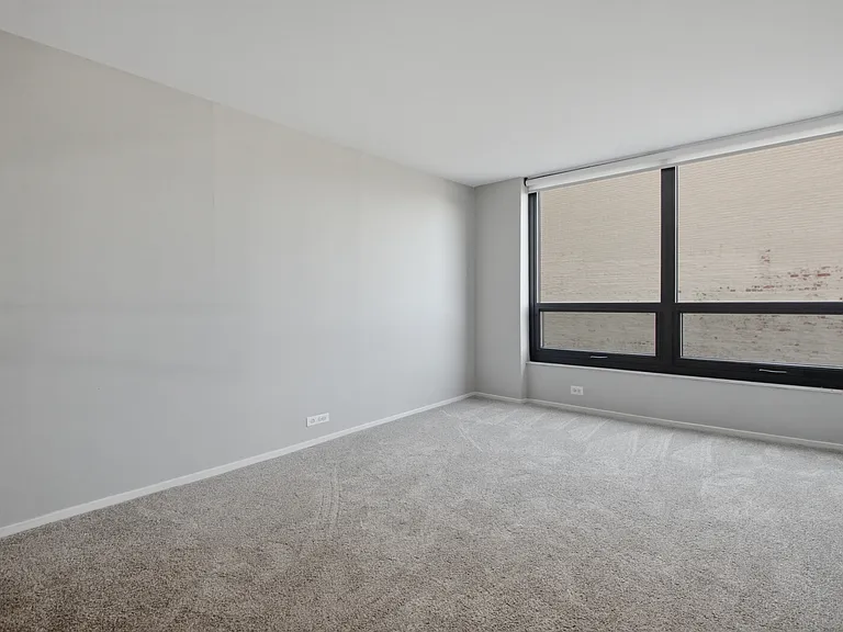 2020 N Lincoln Park W #2F — Photo 7