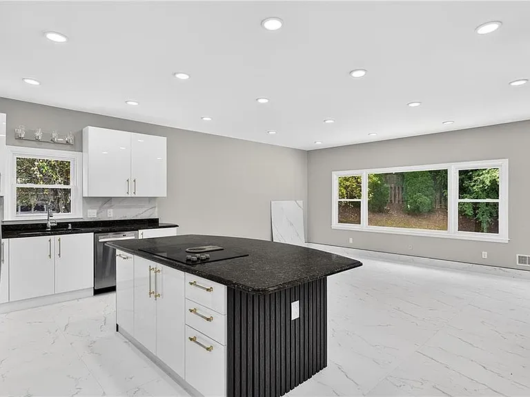 475 Trammell Dr — Photo 8