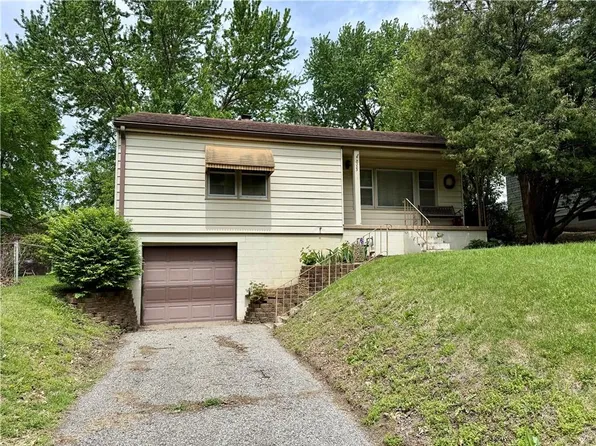 3523 Pacific St, Saint Joseph, MO 64507