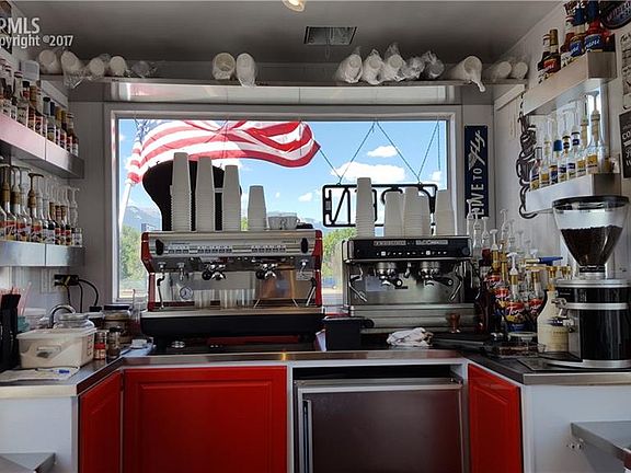 Two espresso machines give the capability of making 4 drinks at a time.