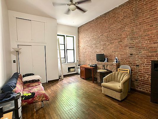 1st image of 46 W 87th St Office 1R