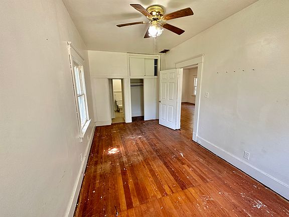 3rd image of 215 E Columbia Ave