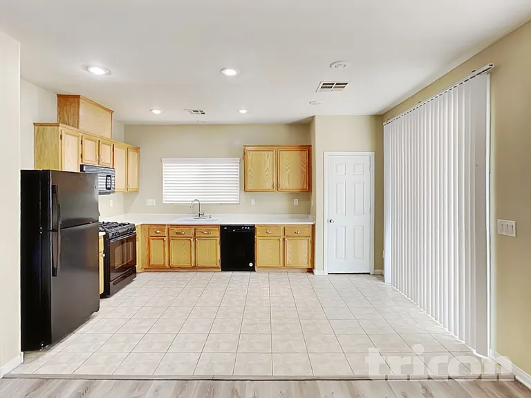 4169 Beech Family St — Photo 4