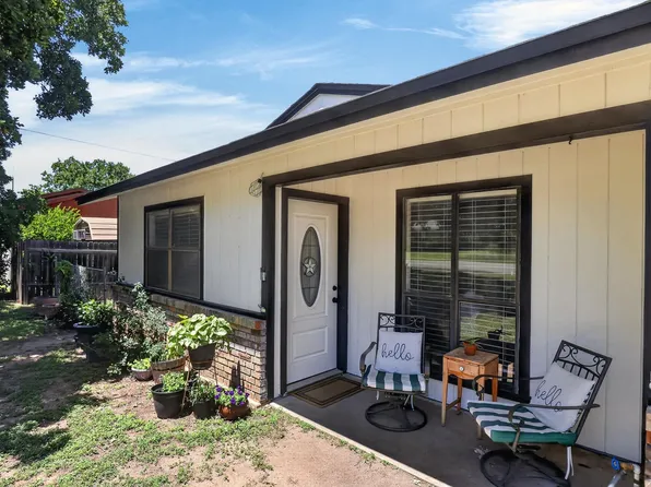 1820 Ridgeview Street, Kingsland, TX 78639-1820