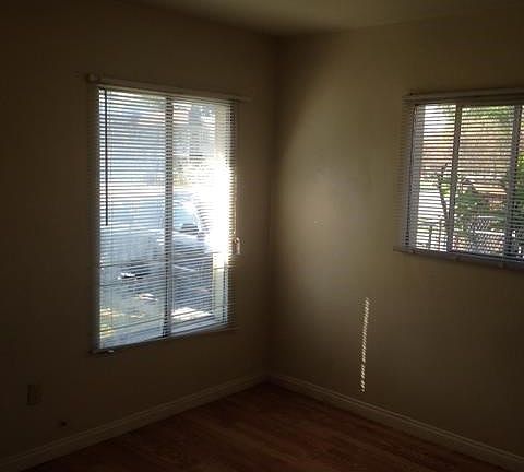 5th image of 226 E 4th St